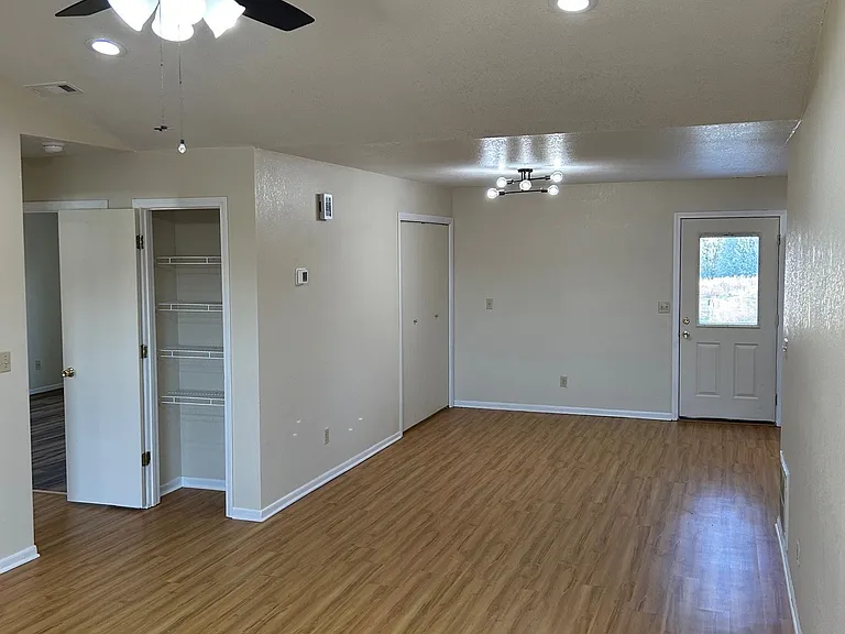 6888 Boston Dr — Photo 14