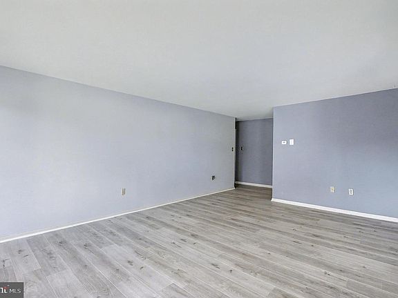 5th image of 29 Canterbury Sq APT 201