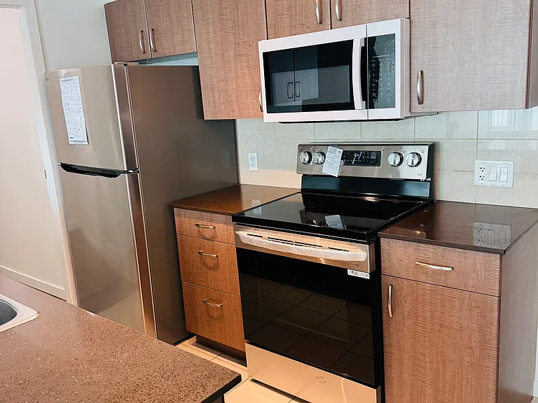 610 Granville St #4 — Photo 14
