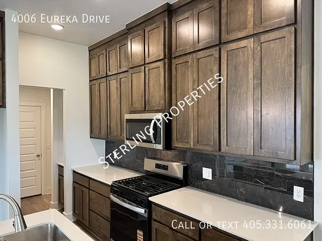 4006 Eureka Dr — Photo 12