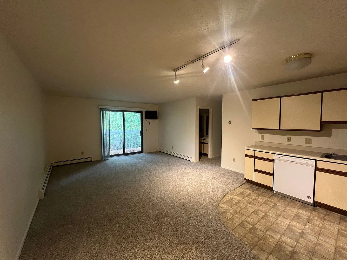 Munson Court Apartments — Photo 2