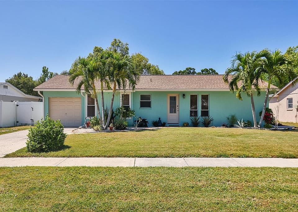 1st image of 824 QUEEN PALM LANE