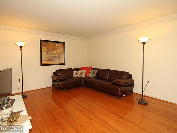 3rd image of 4601 Herend Pl