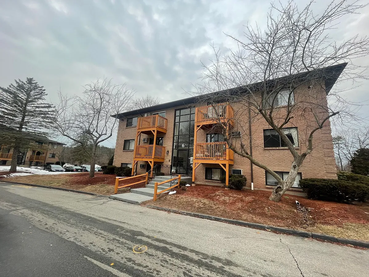 Building Photo - 6 Lancelot Ct #21