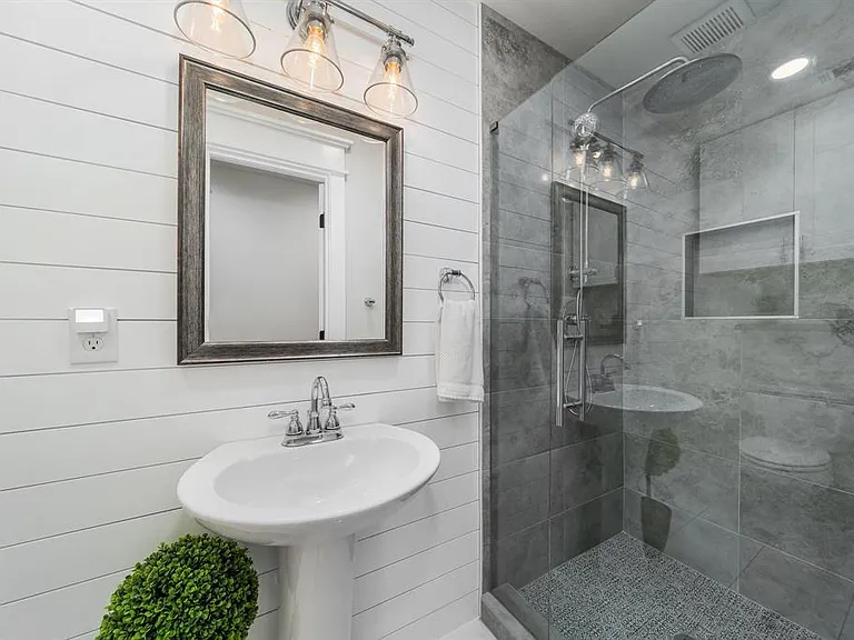 1601 Windsong Trl — Photo 26