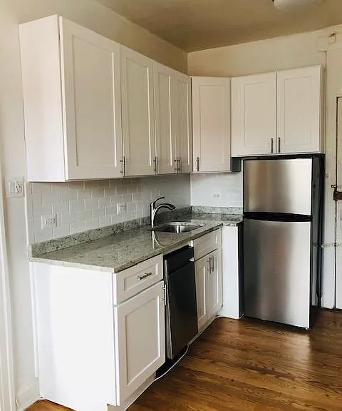 996 Main St Apartments — Photo 4