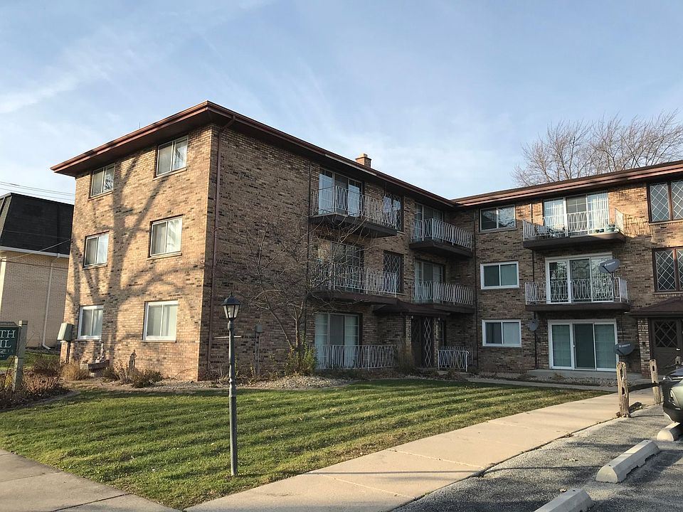 1st image of 18542 Christina Dr #10