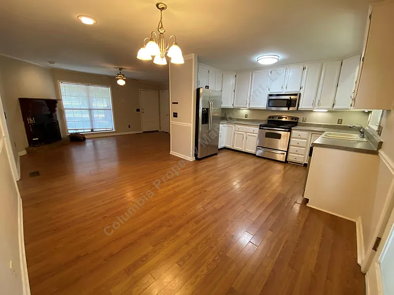 2751 Maple St — Photo 5