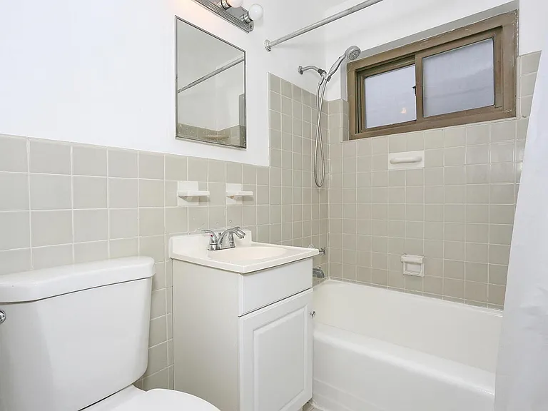 3021 Edwin Ave #5H — Photo 12
