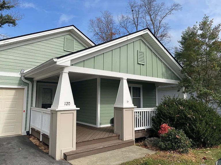 120 Little Fox Ln — Photo 1