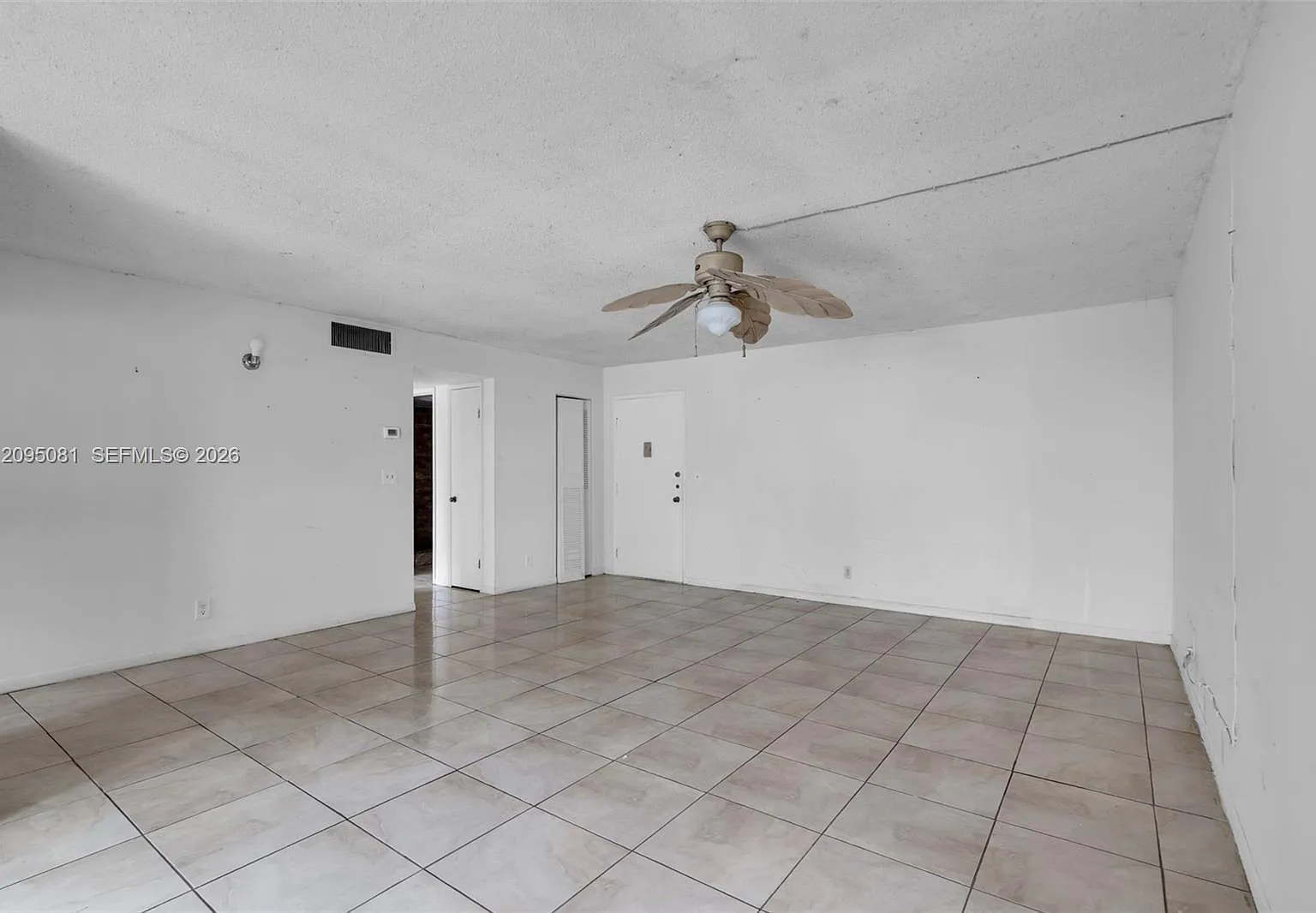 4047 NW 16th St — Photo 4