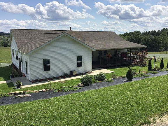2nd image of 752 Evergreen Rd