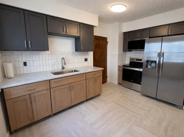 11521 Florian Ave, Cleveland, OH 44111