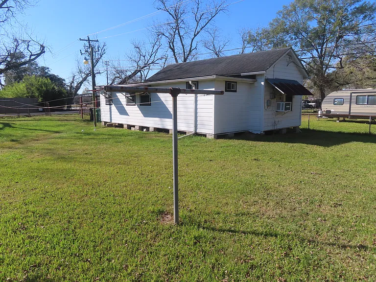 6745 S Haywood Dr — Photo 2