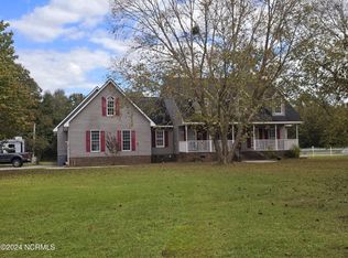 214 Lee St, Bladenboro, NC 28320