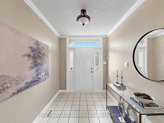 4th image of 103 Peevers Cres