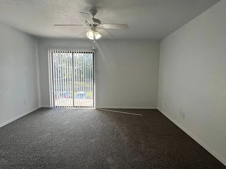Cypresswood Crossing Apartments — Photo 24