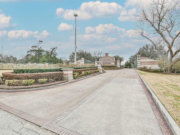3rd image of 22309 Meadowhurst Cir E