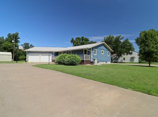 211 N Pine St, Inman, KS 67546