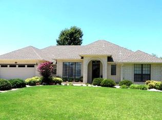 2902 Briar Crk, Chickasha, OK 73018