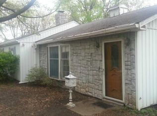 8735 Switzer St, Overland Park, KS 66214