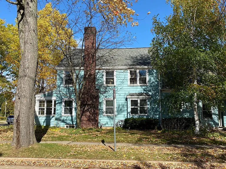 600 E Washington St — Photo 1