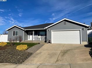611 Brooks Loop, Sutherlin, OR 97479