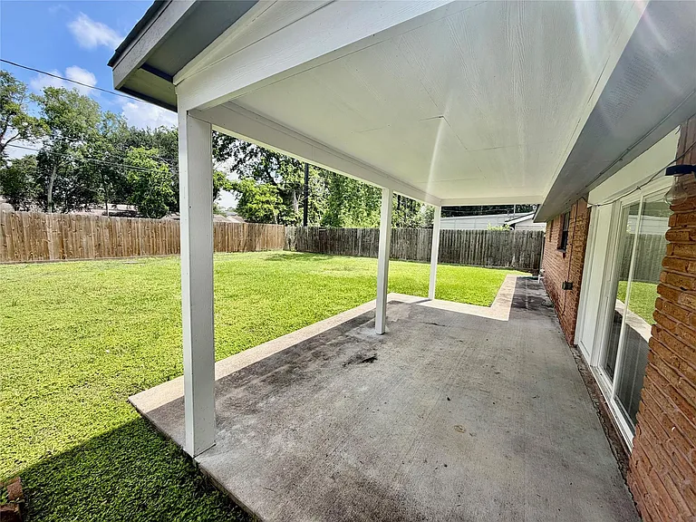 5838 Ludington Dr — Photo 23