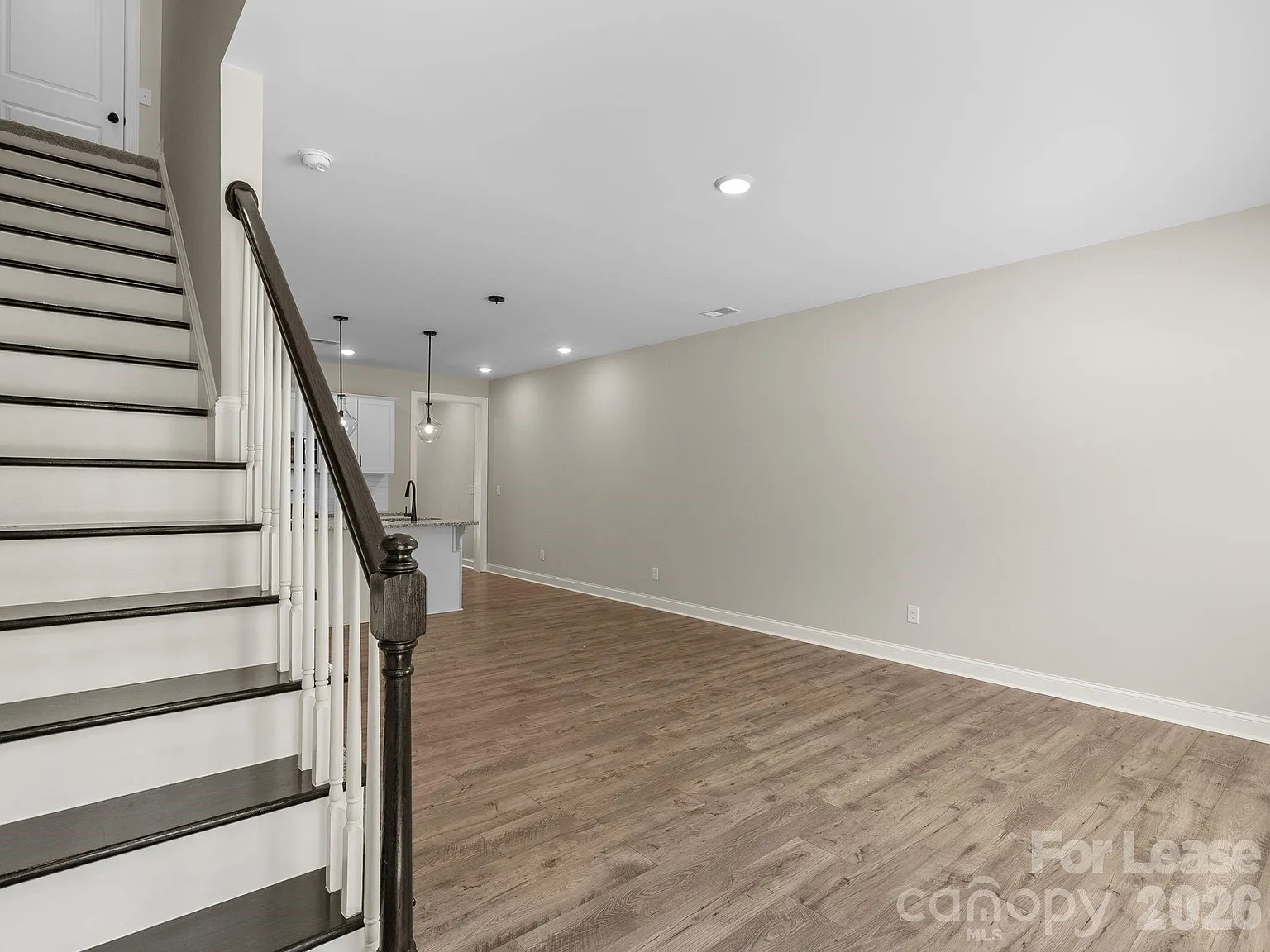 3 bed, 2.5 bath, 1640 sqft, $2,750 — Photo 4