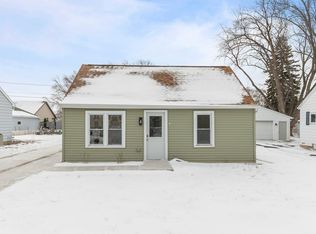 136 W Cecil St, Neenah, WI 54956