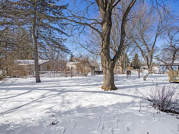 5th image of 198 Woodrow Ave S