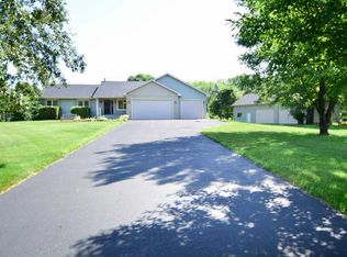 922 214th Ln NE, East Bethel, MN 55011