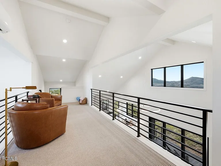 1285 E Lasso Trl — Photo 39