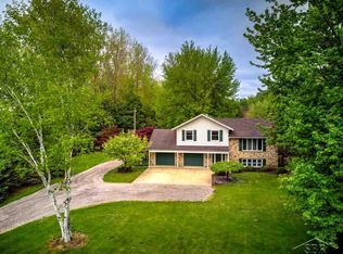 2288 E Kent Rd, Freeland, MI 48623