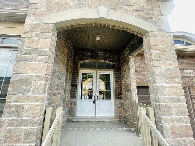 3 bed, $2,995 — Photo 4