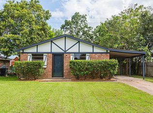 1825 Cardinal Dr, League City, TX 77573