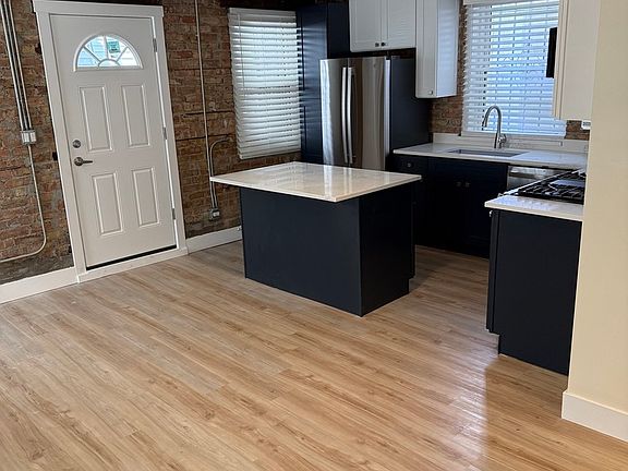4th image of 2928 N Hoyne Ave Floor 1