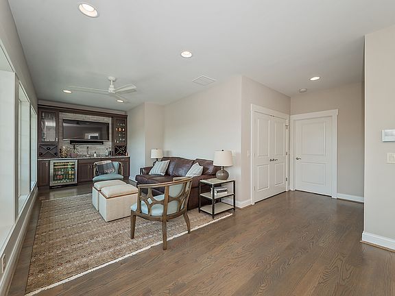 4th image of 3594 Handman Ave