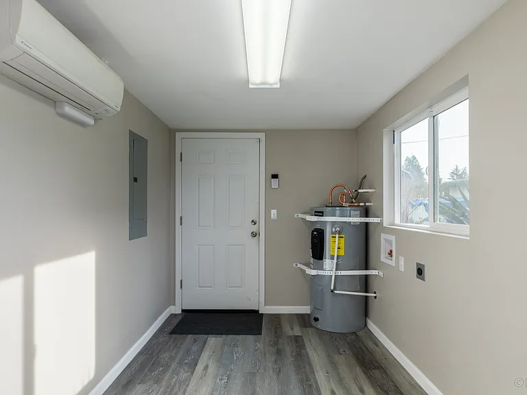 33450 SW Hall St — Photo 9