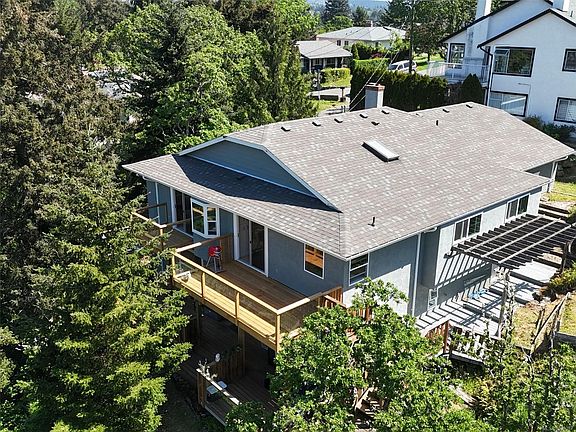 2nd image of 1071 Hyacinth Ave