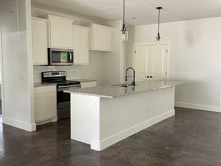 722 E Woodard St #75020 — Photo 2