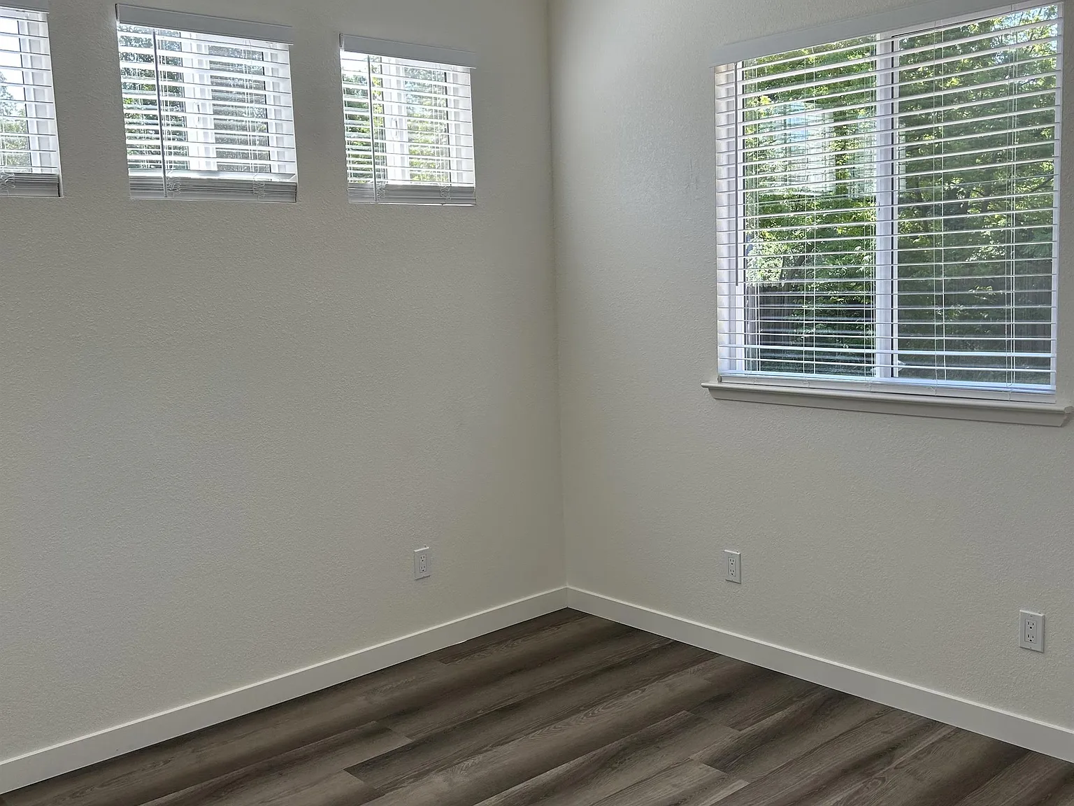 5228 Marconi Avenue - 5230 — Photo 2