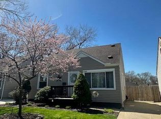 11444 Pine St, Taylor, MI 48180