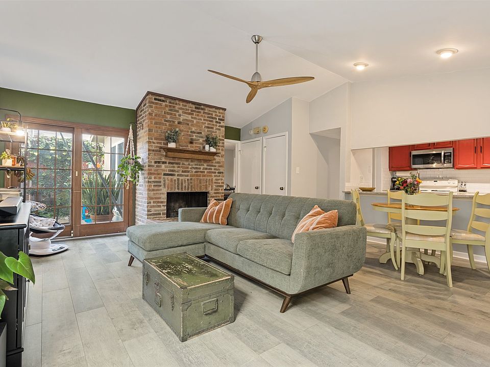 1st image of 2922 Canis Cir