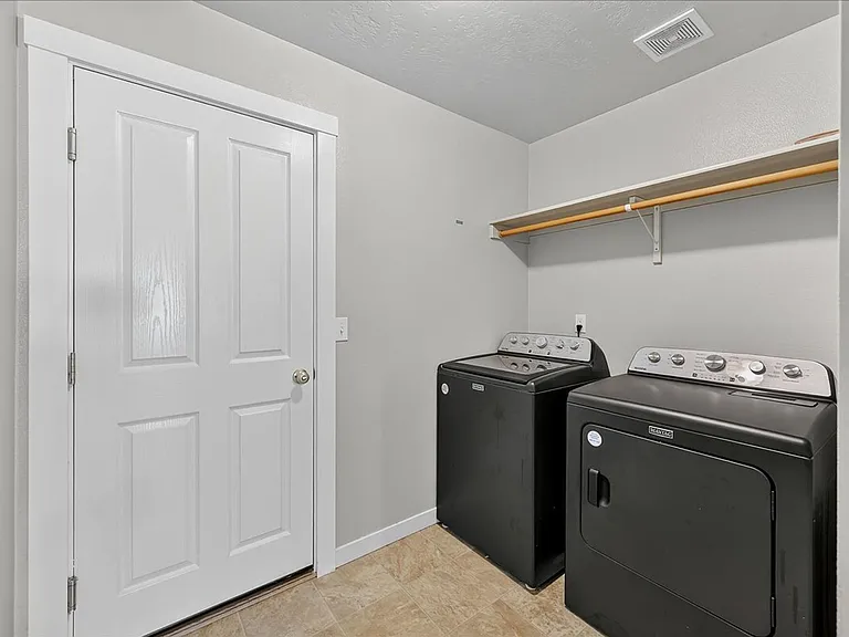 3914 W Meadowpine St — Photo 13