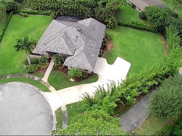 6118 Creekside Trl — Photo 2