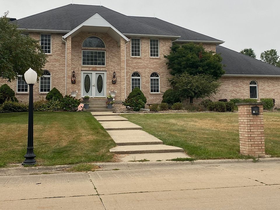 1st image of 13 Carey Ave