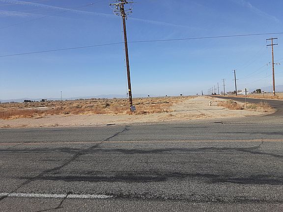 5th image of 991 Sierra Hwy
