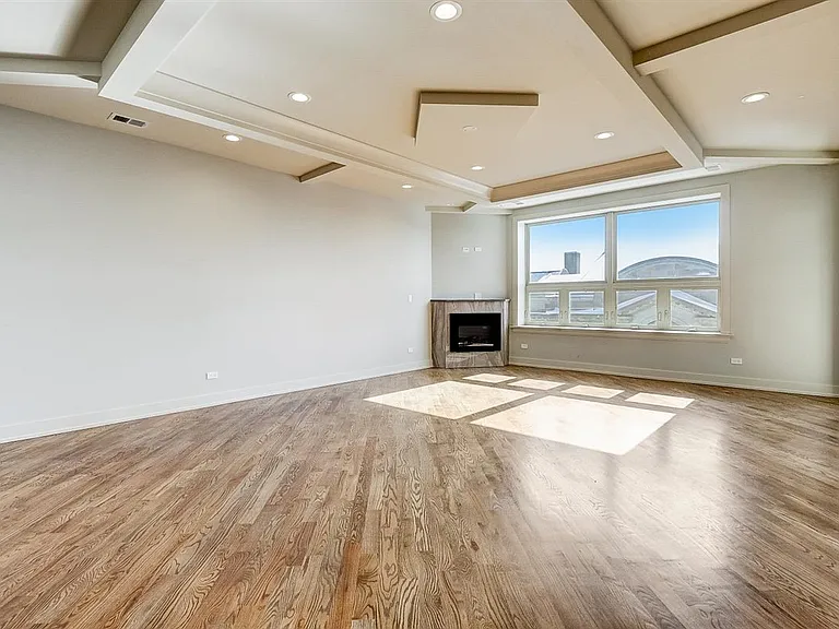 6349 S Woodlawn Ave #2C — Photo 2