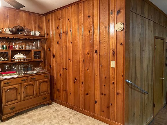 Dining room extender
